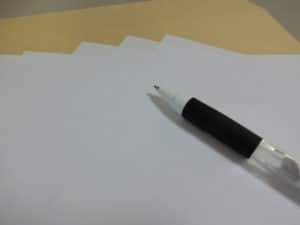 封筒と紙とボールペン